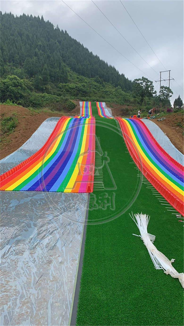 �ʺ绬������ѩ������